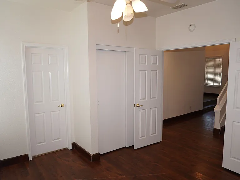 10386 Meadow Creek Dr — Photo 18