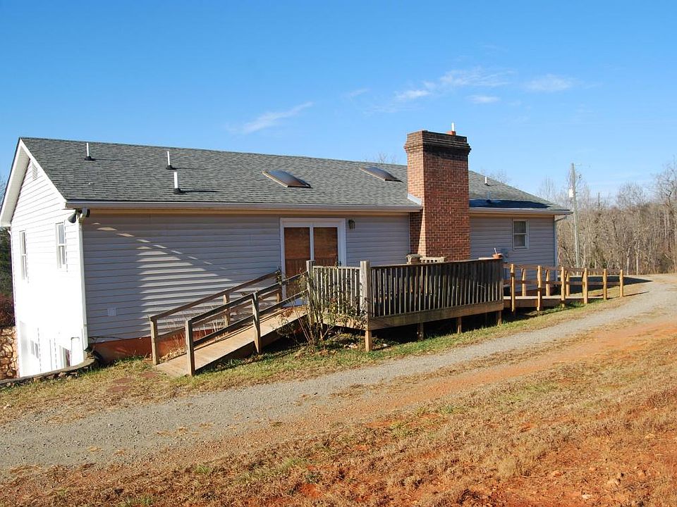 2nd image of 485 Bluegrass Ln