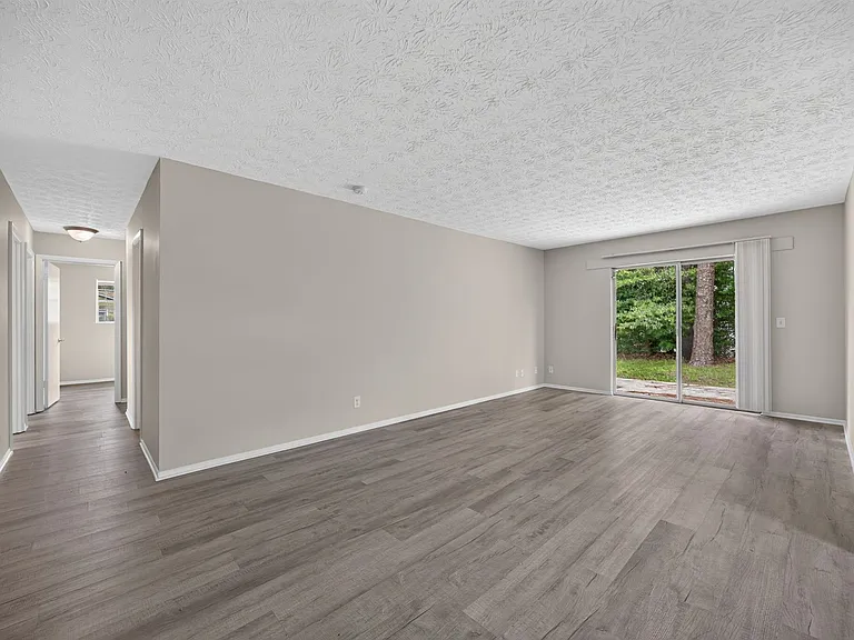 1083 Stokes St — Photo 3