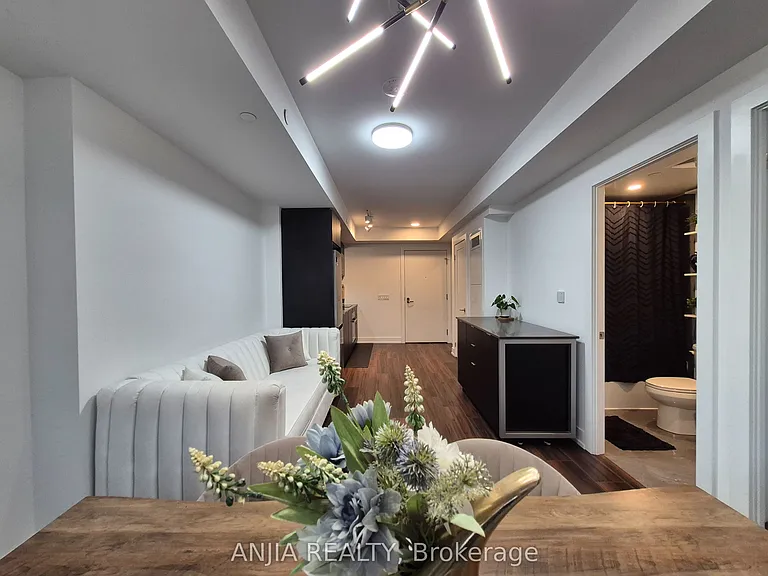 8 Cedarland Dr #321 — Photo 13