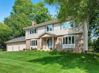 18752 Kristie Ln, Eden Prairie, MN 55346