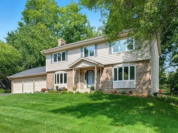 18752 Kristie Ln, Eden Prairie, MN 55346