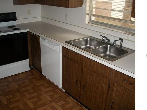 5th image of 463 76th Ave N APT 2