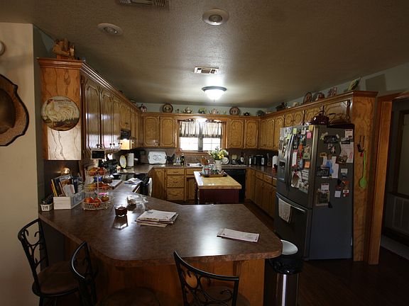 3rd image of 121 S Bingen Cir