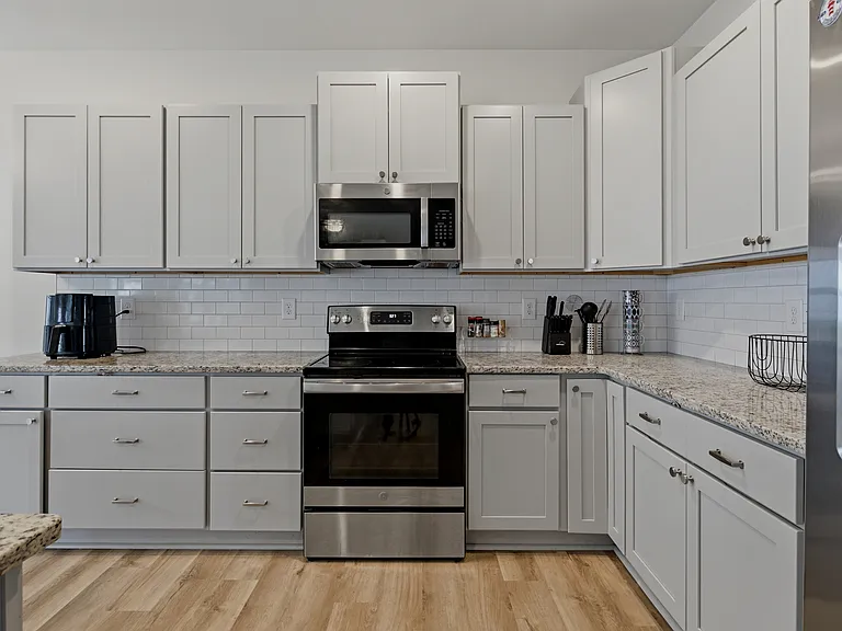 291 Burnside Dr — Photo 20