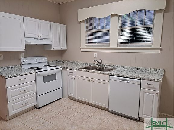 2nd image of 1132 E 31st Street