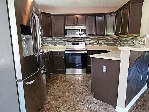2nd image of 2302 Lichfield Dr