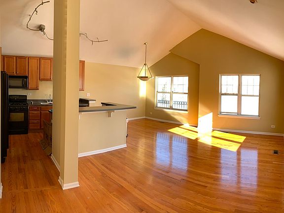 3rd image of 356 Pine Lake Cir