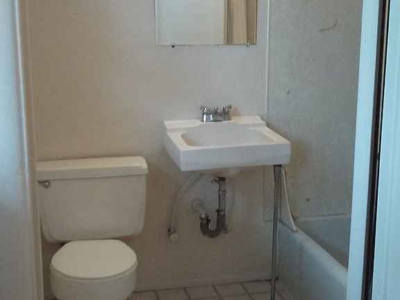 4th image of 1359 Pearl St #1-8