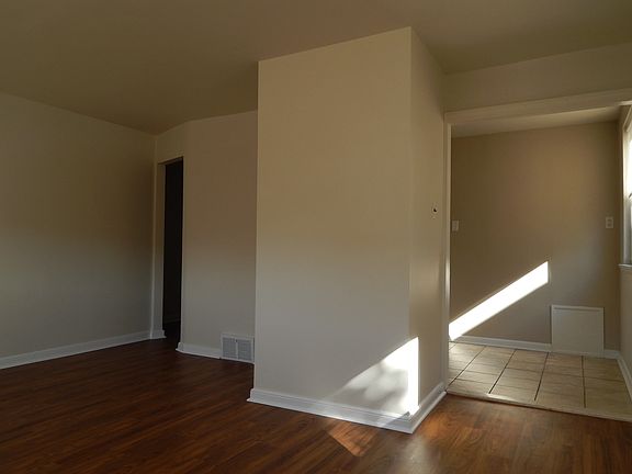 4th image of 6329 Eastwood St Floor 1