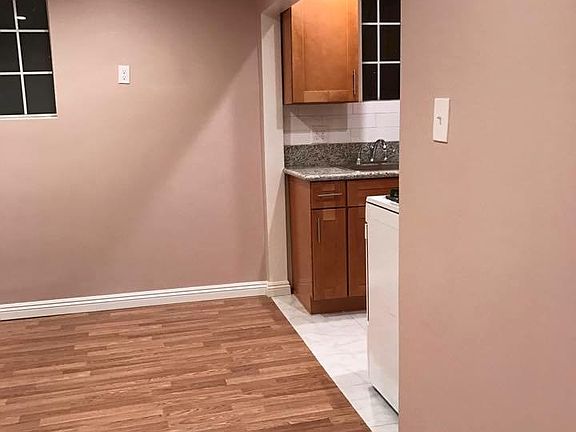 5th image of 310 1/2 Edgley Dr