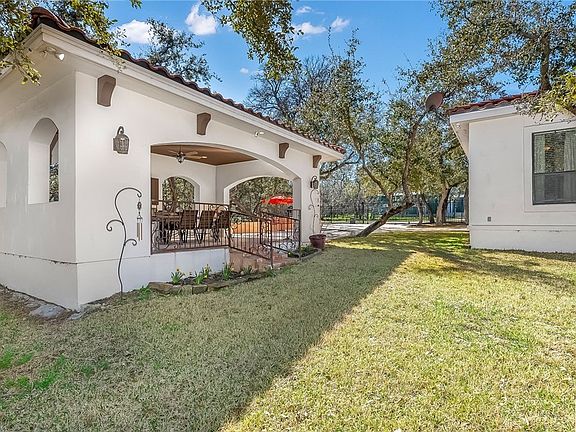 2nd image of 1238 Langdon Dr