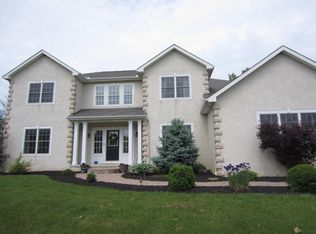 394 Saddle Path Ln N, Pataskala, OH 43062