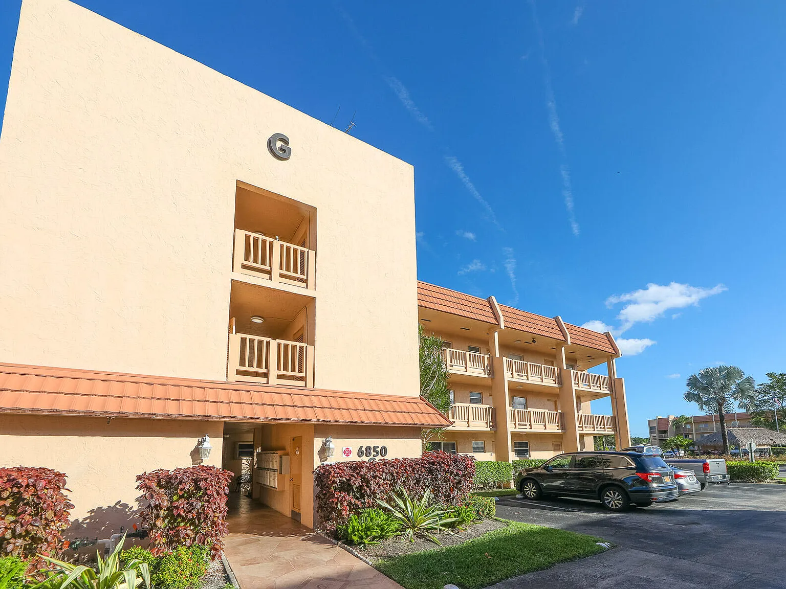 1 bed, 1.5 bath, 720 sqft, $1,400 — Photo 2