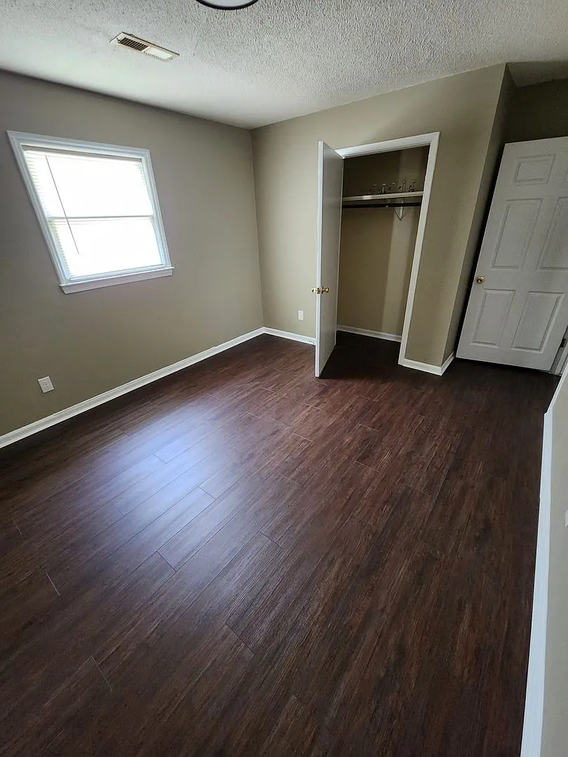 314 Brookside Drive — Photo 4