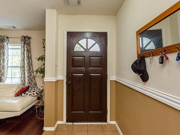 3rd image of 2723 Harte Ct