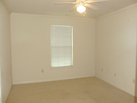 4th image of 3326 Primrose Ln