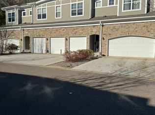 17830 Valley Cove Ct, Deephaven, MN 55391