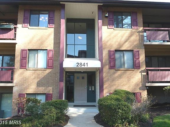 3rd image of 2841 Windsor Dr APT 304