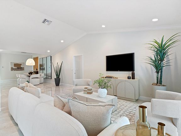 5th image of 734 Camino Gardens Lane