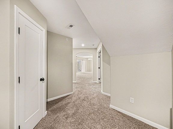 5th image of 628 Foxhill Dr #10-101