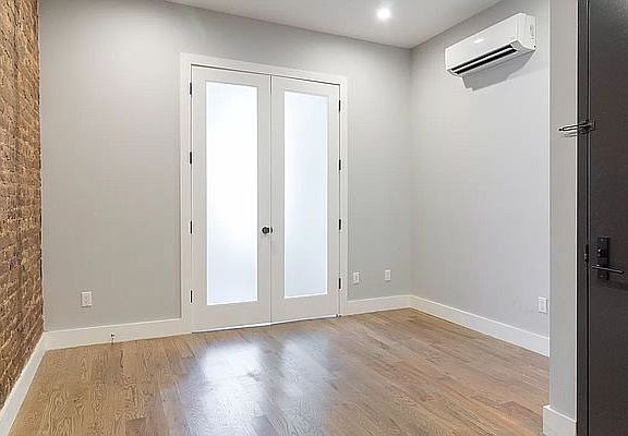5th image of 363 Palmetto St #2L
