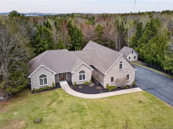 172 Mataya Dr, Saint Marys, NB E3A 0A6
