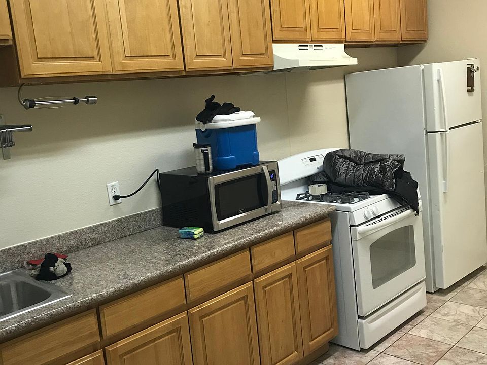 2nd image of 130 Caldecott Ln Unit 3