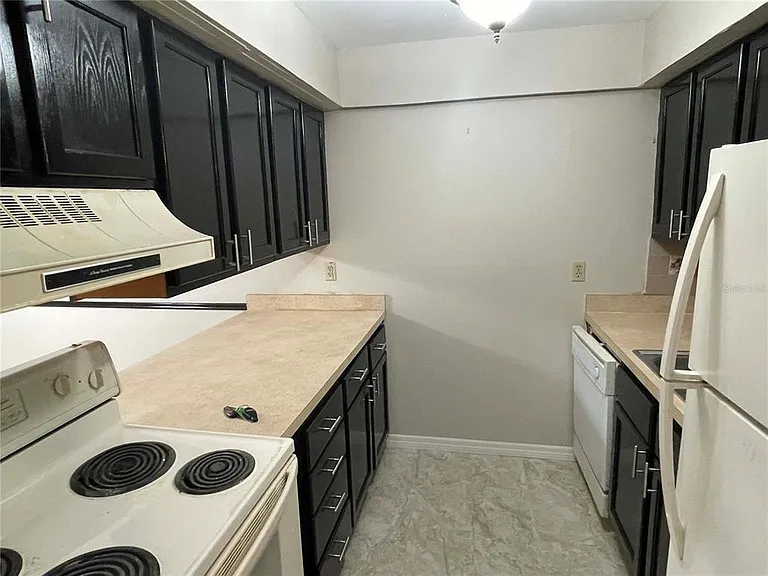 1000 Lake Of The Woods Blvd #F106 — Photo 7