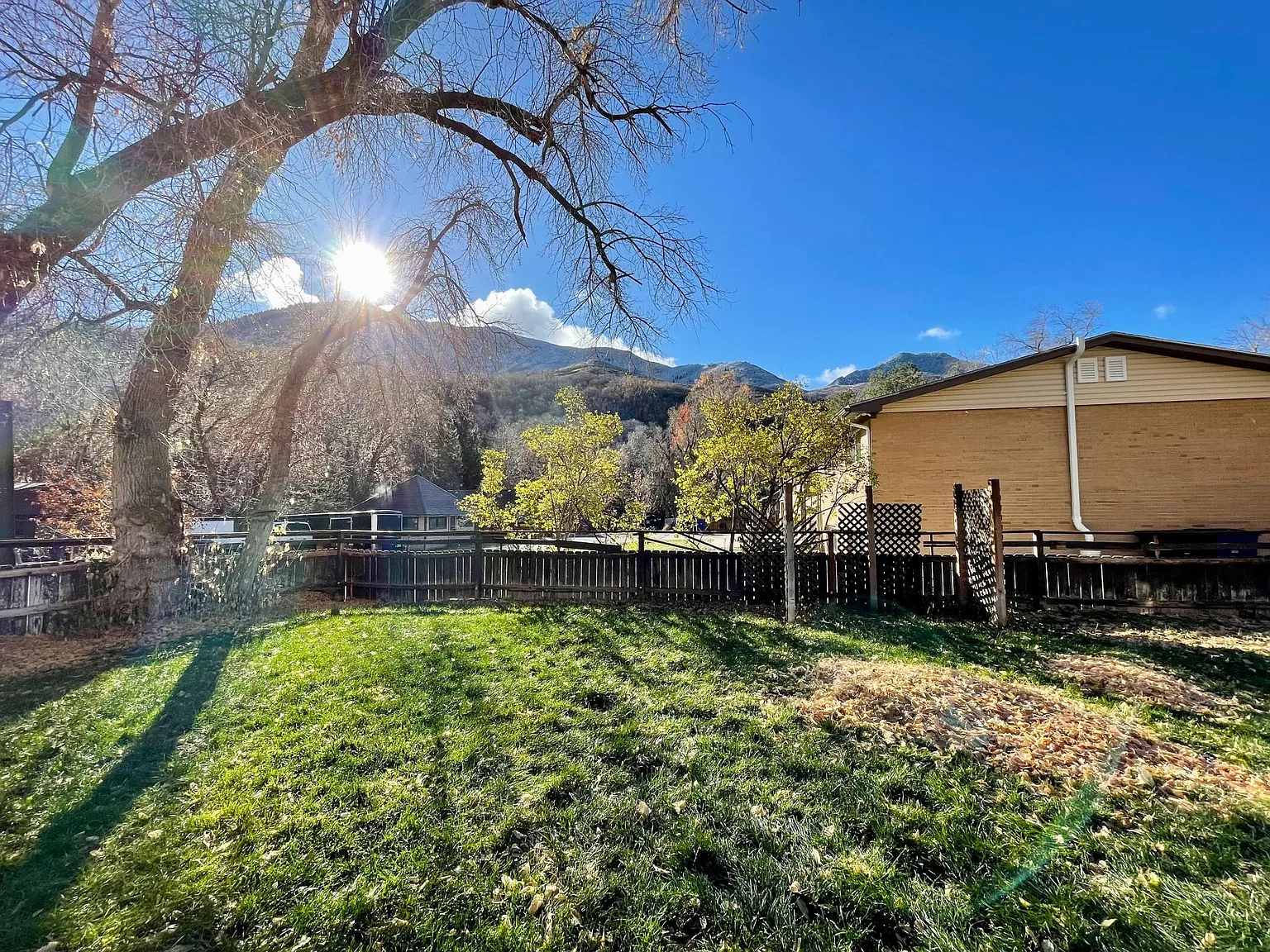 3 bed, 1008 sqft, $2,400 — Photo 4