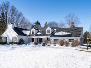 7679 N Longview Dr, Glendale, WI 53209