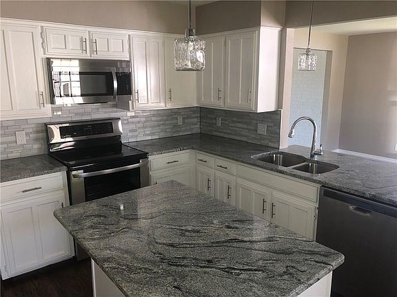 3rd image of 2040 Oakmeadow Ct