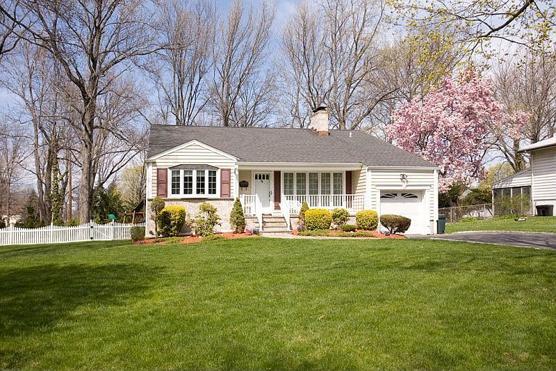 75 Thames Blvd, Bergenfield, NJ 07621 Zillow