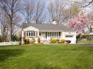 75 Thames Blvd, Bergenfield, NJ 07621