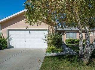 20015 Cottonwood Dr, Canyon Country, CA 91351