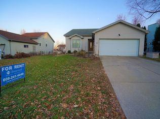 4417 Hollow Ridge Rd, Madison, WI 53704