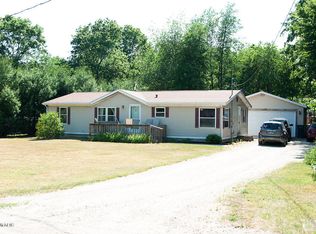 17194 Apache Trl, Howard City, MI 49329