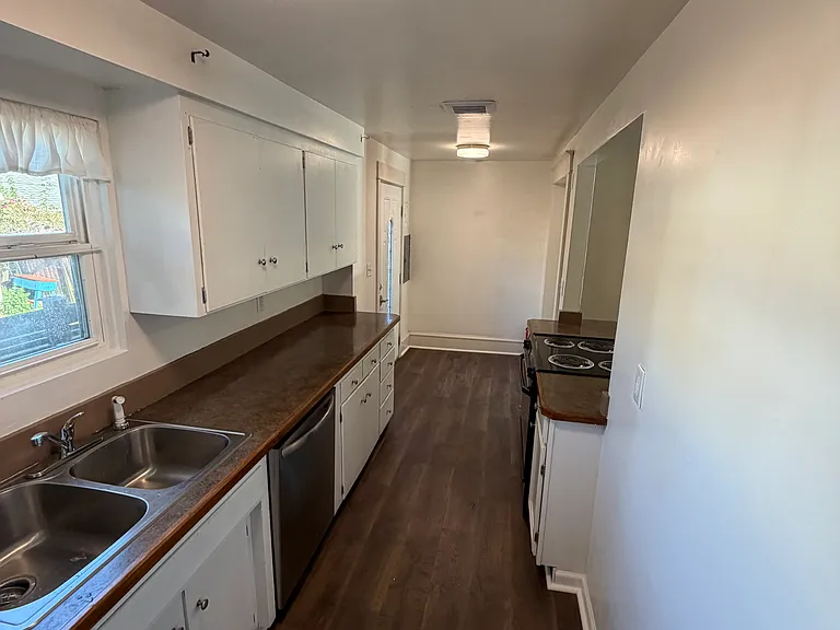 20 East St SE #1 — Photo 5