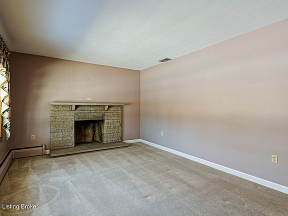 4th image of 3911 Woodgate Ln
