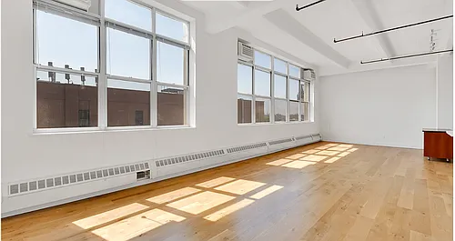 970 Kent Ave Photo 1