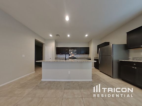 4th image of 31063 W Mulberry Dr