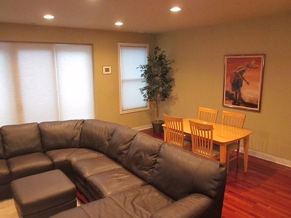 3rd image of 1234 N Milwaukee Ave #3