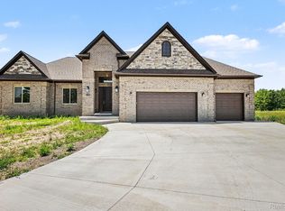 68651 Lake Angela Pointe St, Richmond, MI 48062