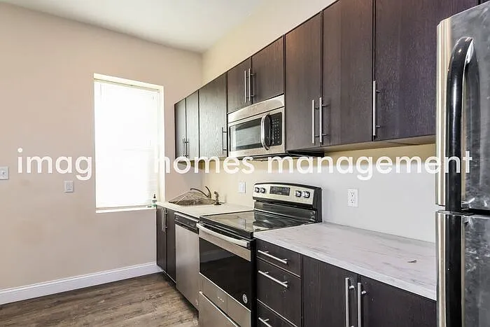 2 bed, 1.0 bath, 900 sqft, $1,550 — Photo 4