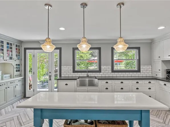 13 Starrs Ridge Road, Redding, CT 06896