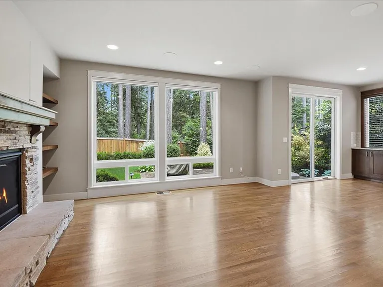 21384 NE 9th Pl — Photo 14