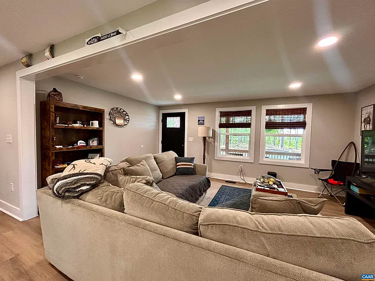 6607 Jefferson Mill Rd — Photo 4