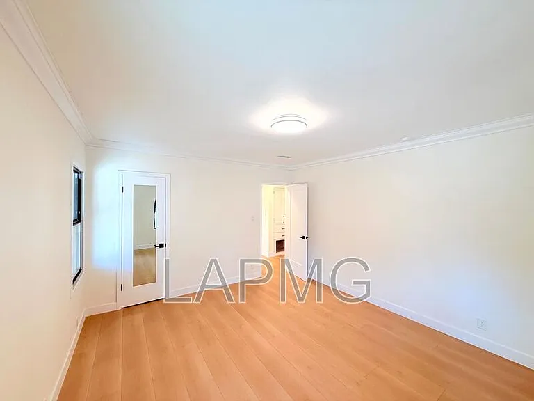 6130 Whitsett Ave #6132 — Photo 18