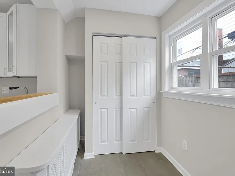 1918 Durfor St — Photo 12