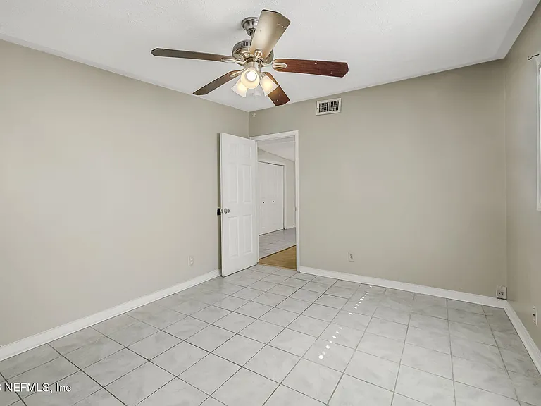 3223 Victoria Park Rd — Photo 23